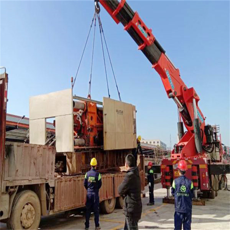 得荣折臂随车吊出租