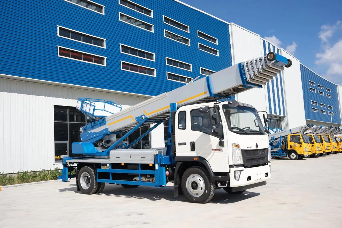 得荣出租云梯车高空作业车 建筑垃圾搬运