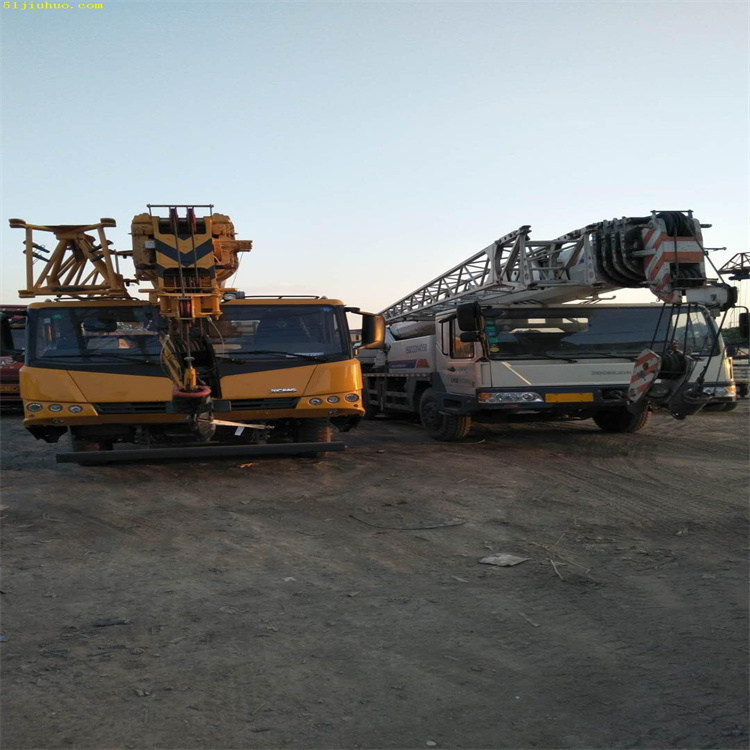 得荣吊车吊挖机正确办法